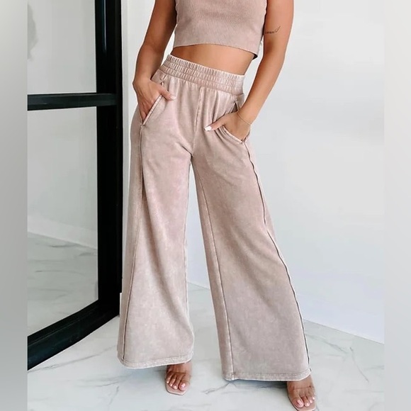 Jessi Mineral Wash Smocked Waist Wide Leg Pants size medium - Picture 4 of 7